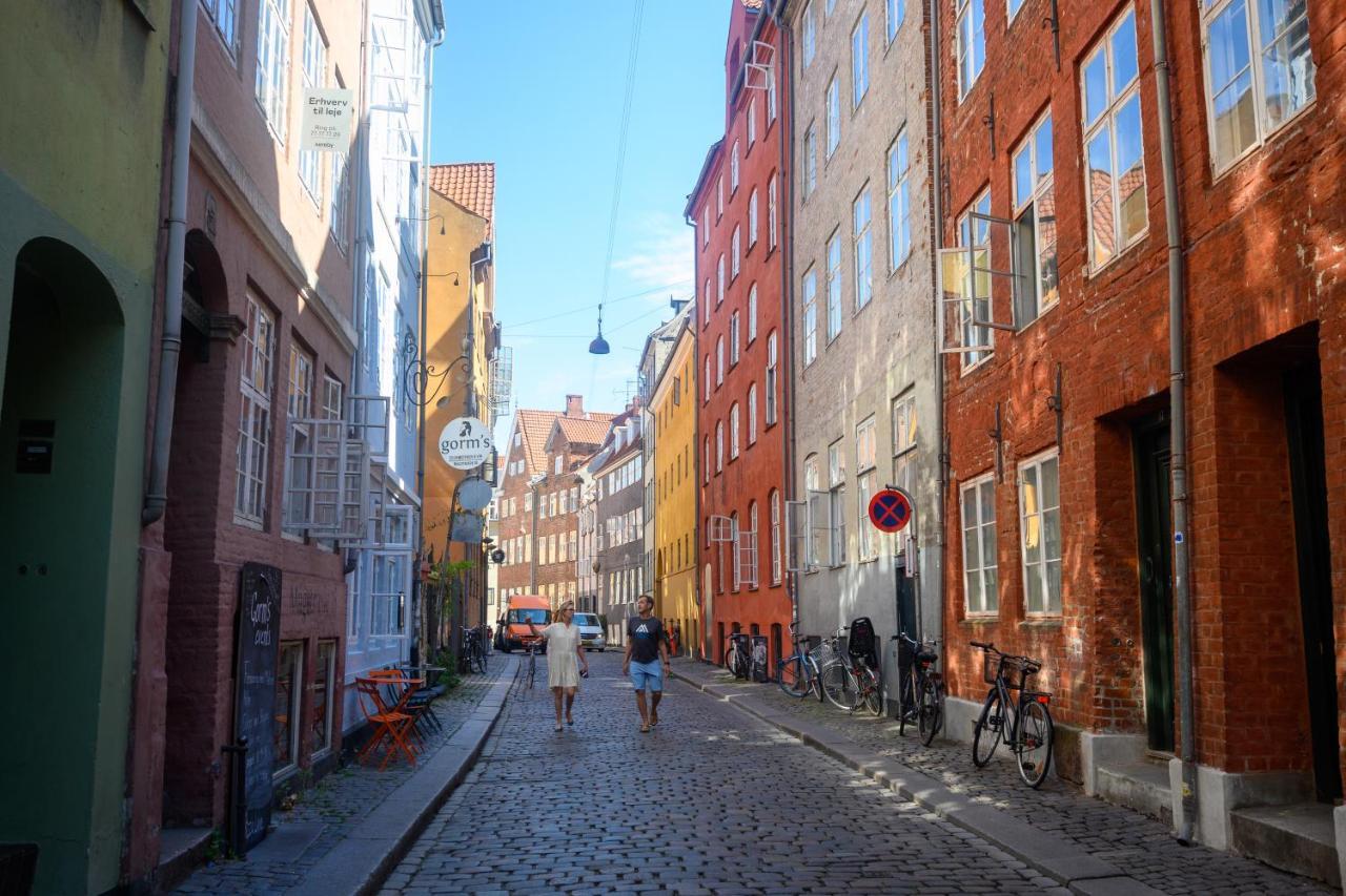 Gorgeuos Three-bedroom Apartment in Historical Kopenhagen Buitenkant foto