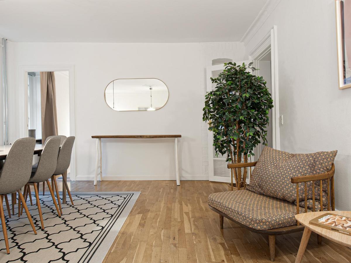 Gorgeuos Three-bedroom Apartment in Historical Kopenhagen Buitenkant foto