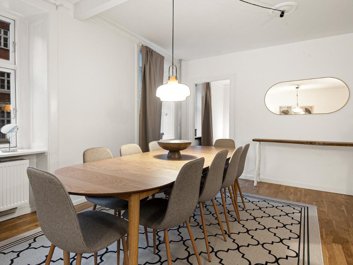 Gorgeuos Three-bedroom Apartment in Historical Kopenhagen Buitenkant foto