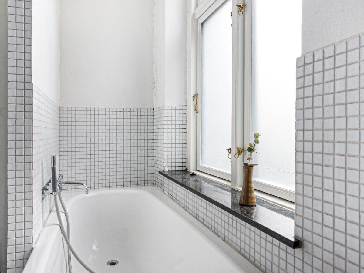 Gorgeuos Three-bedroom Apartment in Historical Kopenhagen Buitenkant foto