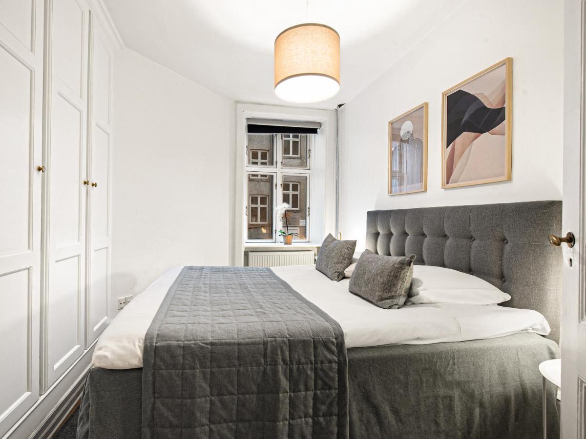 Gorgeuos Three-bedroom Apartment in Historical Kopenhagen Buitenkant foto